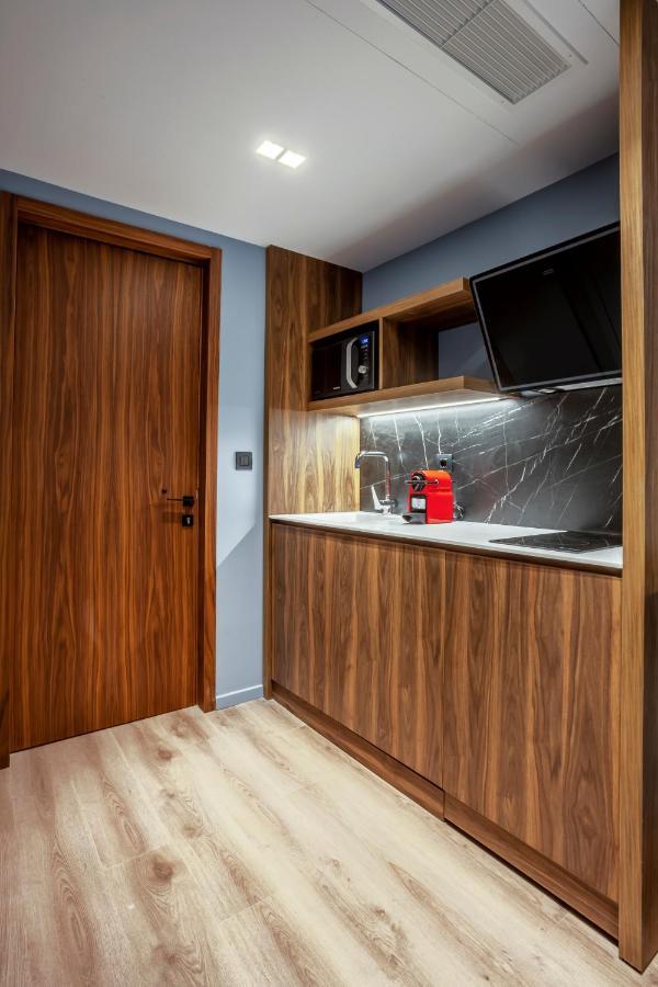 Katouni25 Luxury Suites เทสซาโลนิกิ ภายนอก รูปภาพ