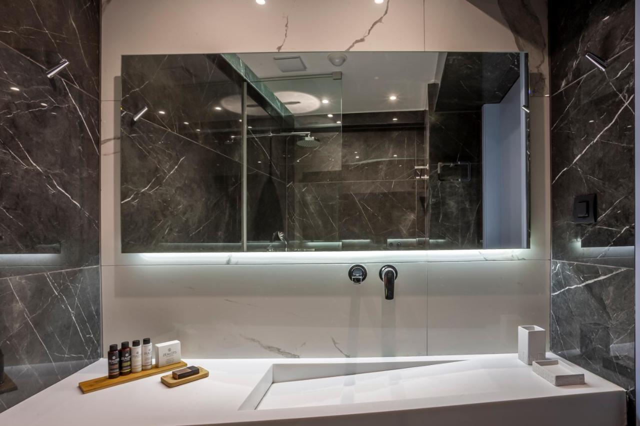 Katouni25 Luxury Suites เทสซาโลนิกิ ภายนอก รูปภาพ