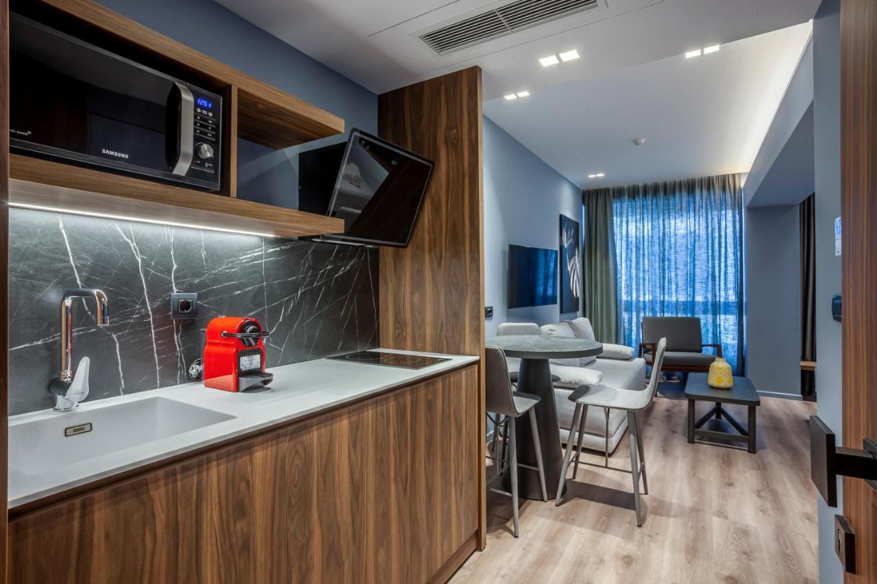 Katouni25 Luxury Suites เทสซาโลนิกิ ภายนอก รูปภาพ