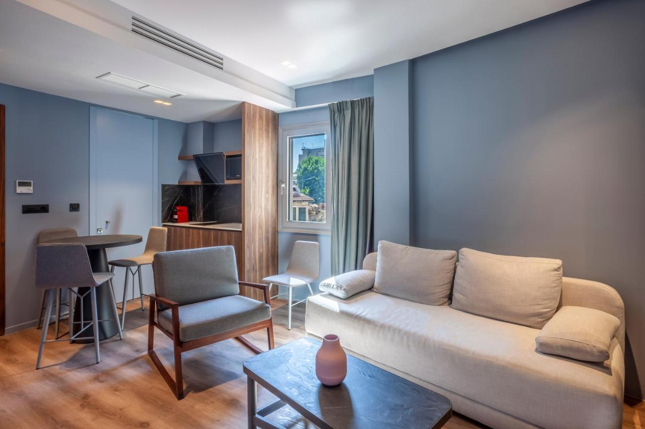 Katouni25 Luxury Suites เทสซาโลนิกิ ภายนอก รูปภาพ